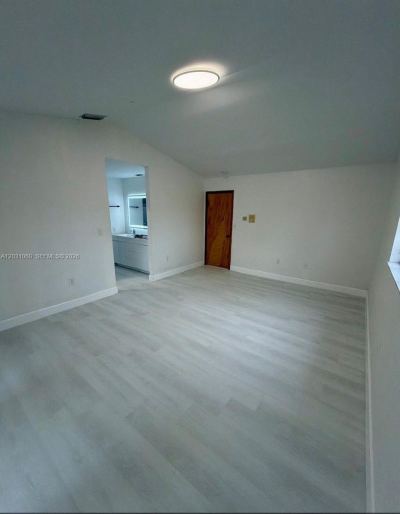 18145 NW 61st Ave , Hialeah, FL 33015 Photo