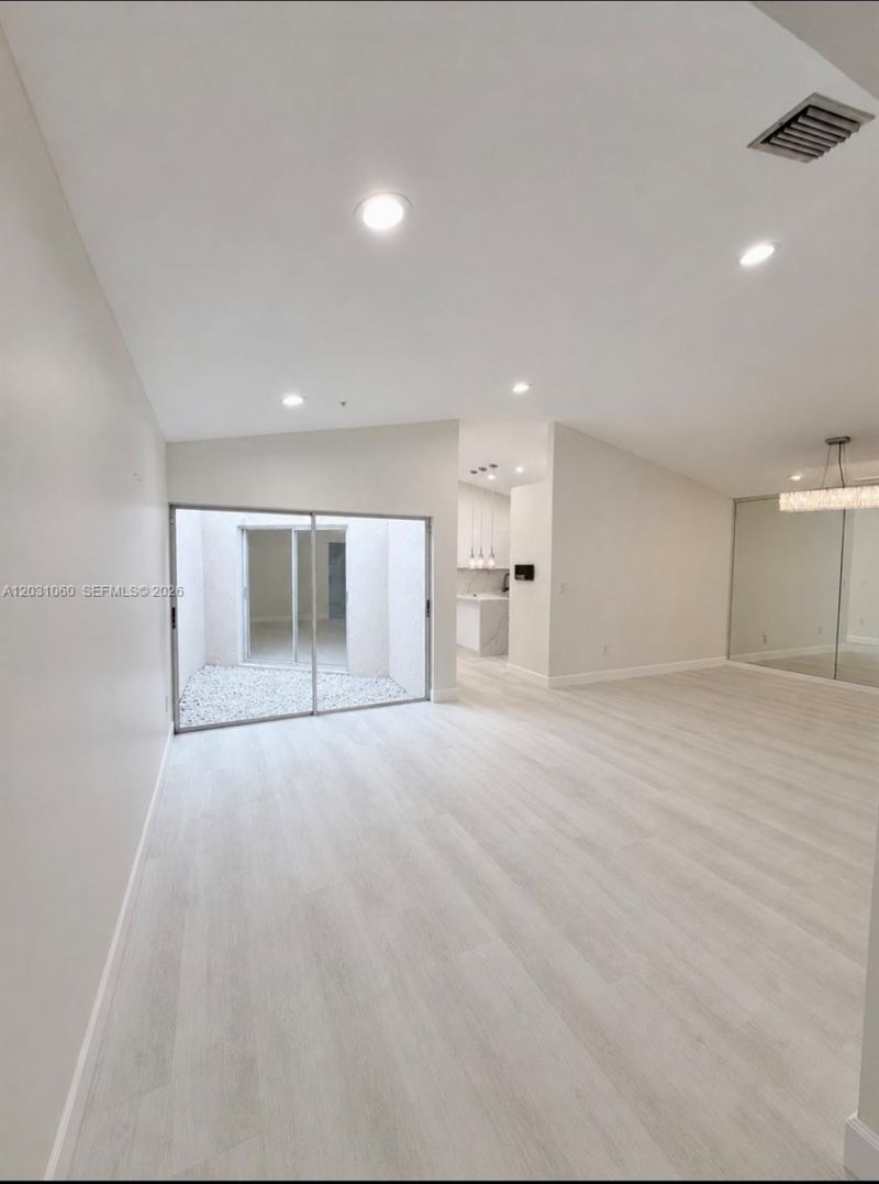 18145 NW 61st Ave , Hialeah, FL 33015 Photo