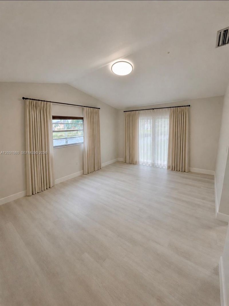 18145 NW 61st Ave , Hialeah, FL 33015 Photo
