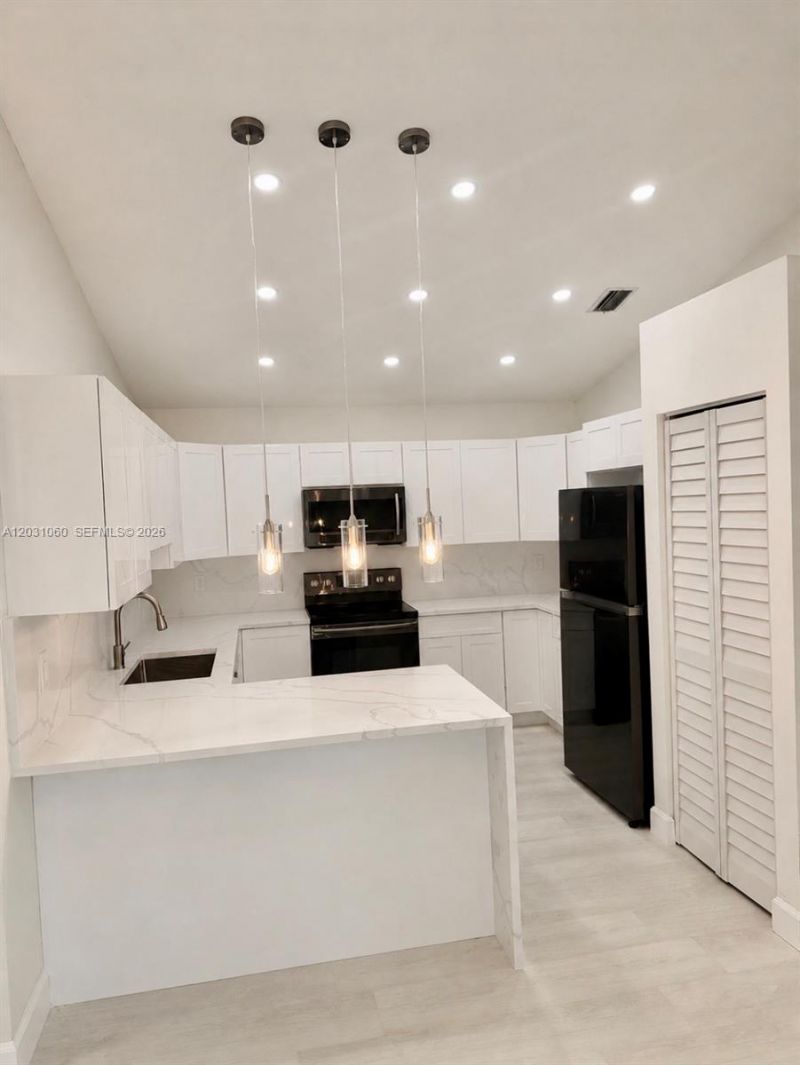 18145 NW 61st Ave , Hialeah, FL 33015 Photo