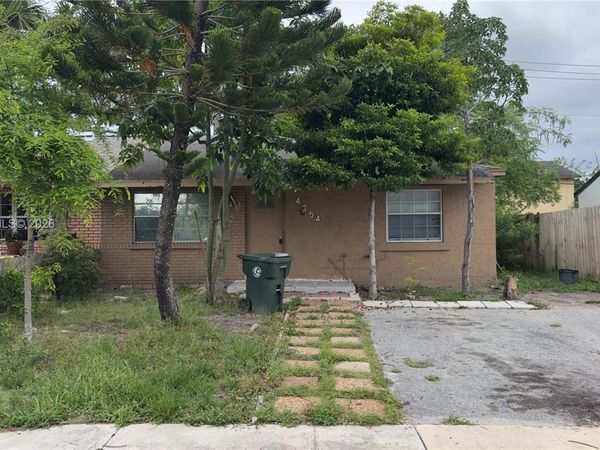 4754 Chariot Cir, Green Acres, FL 33463