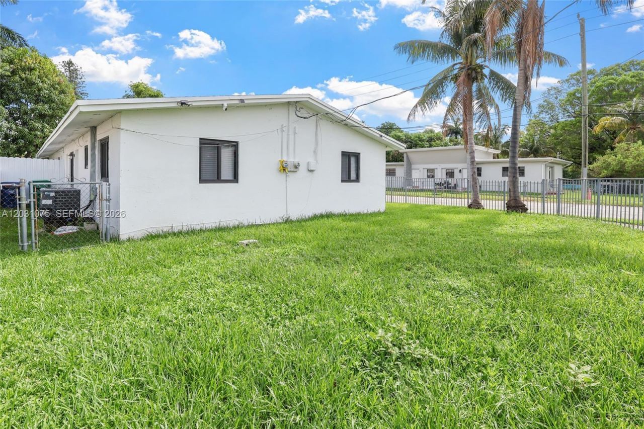 11002 NE 13th Ave , Unit #, Miami, FL 33161 Photo