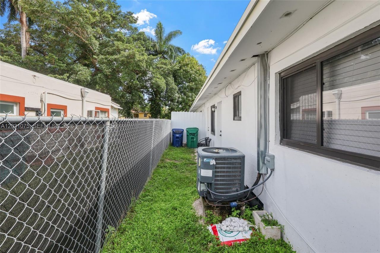 11002 NE 13th Ave , Unit #, Miami, FL 33161 Photo