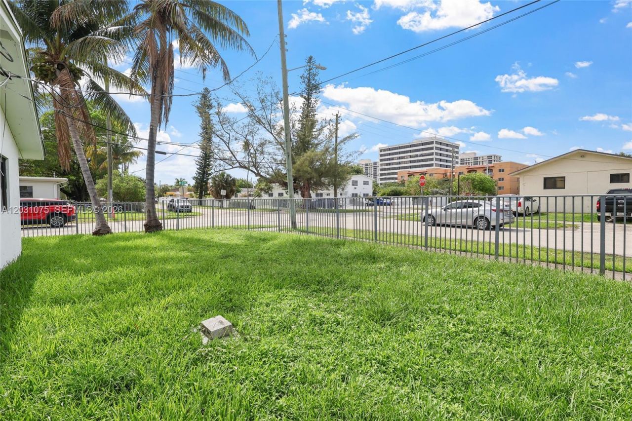 11002 NE 13th Ave , Unit #, Miami, FL 33161 Photo