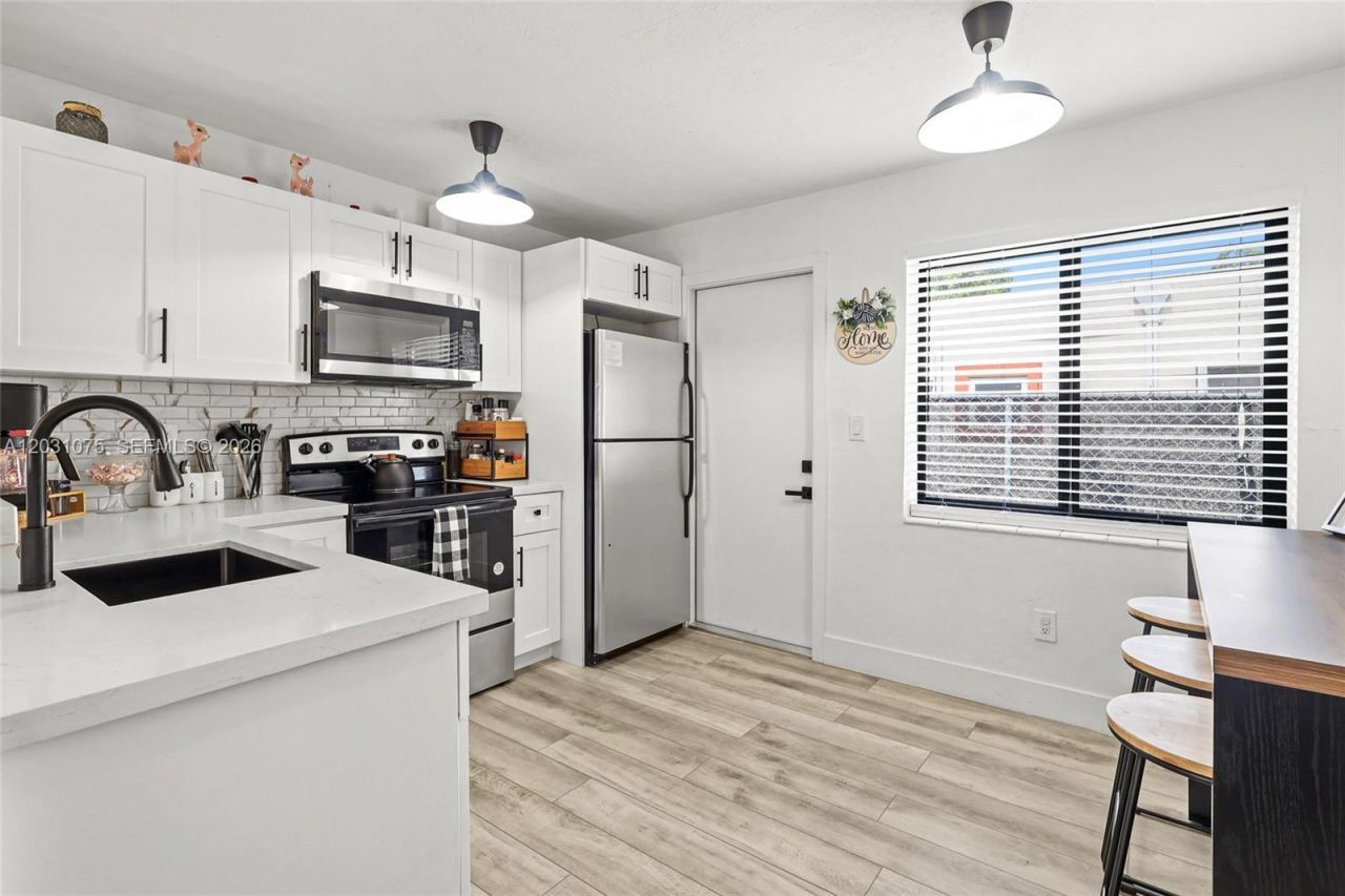 11002 NE 13th Ave , Unit #, Miami, FL 33161 Photo