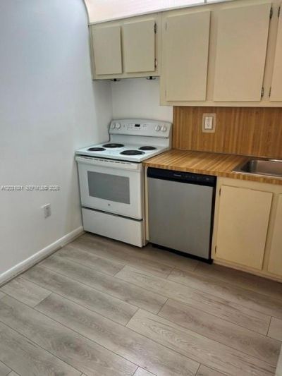 1665 Bay Rd, Unit 218, Miami Beach, FL 33139 Photo