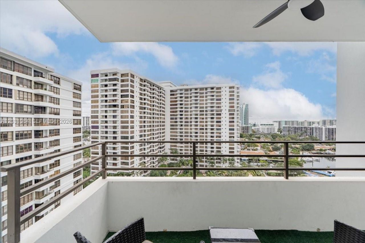 600 Three Islands Blvd , Unit 1413, Hallandale Beach, FL 33009 Photo