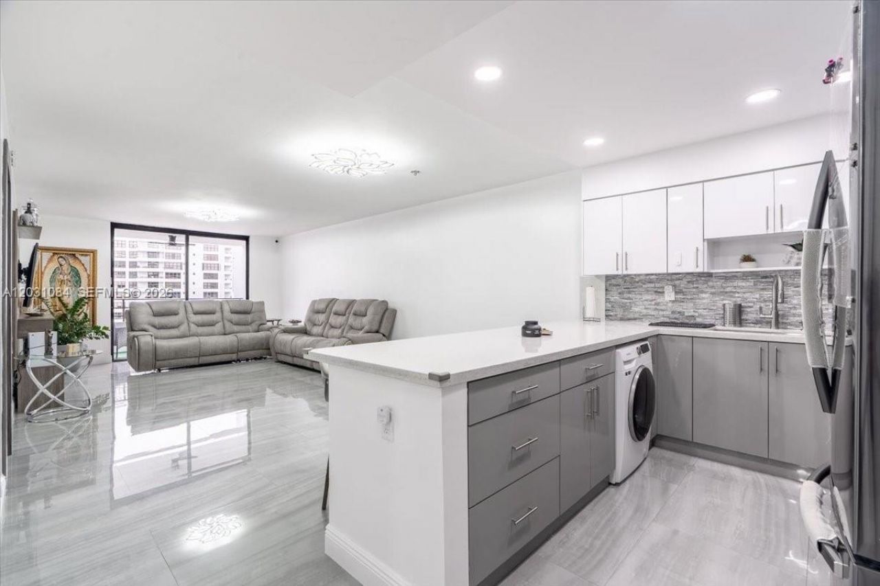 600 Three Islands Blvd , Unit 1413, Hallandale Beach, FL 33009 Photo