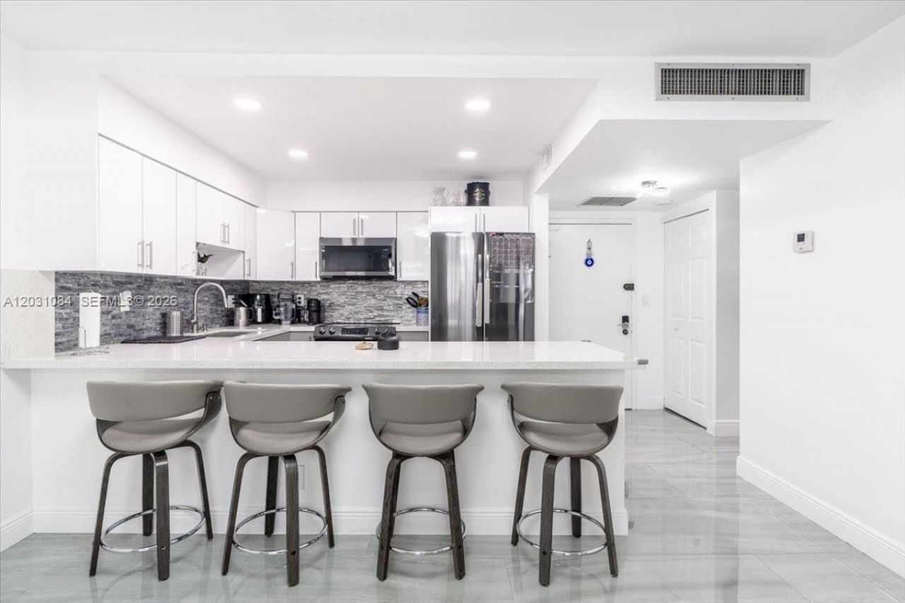 600 Three Islands Blvd , Unit 1413, Hallandale Beach, FL 33009 Photo