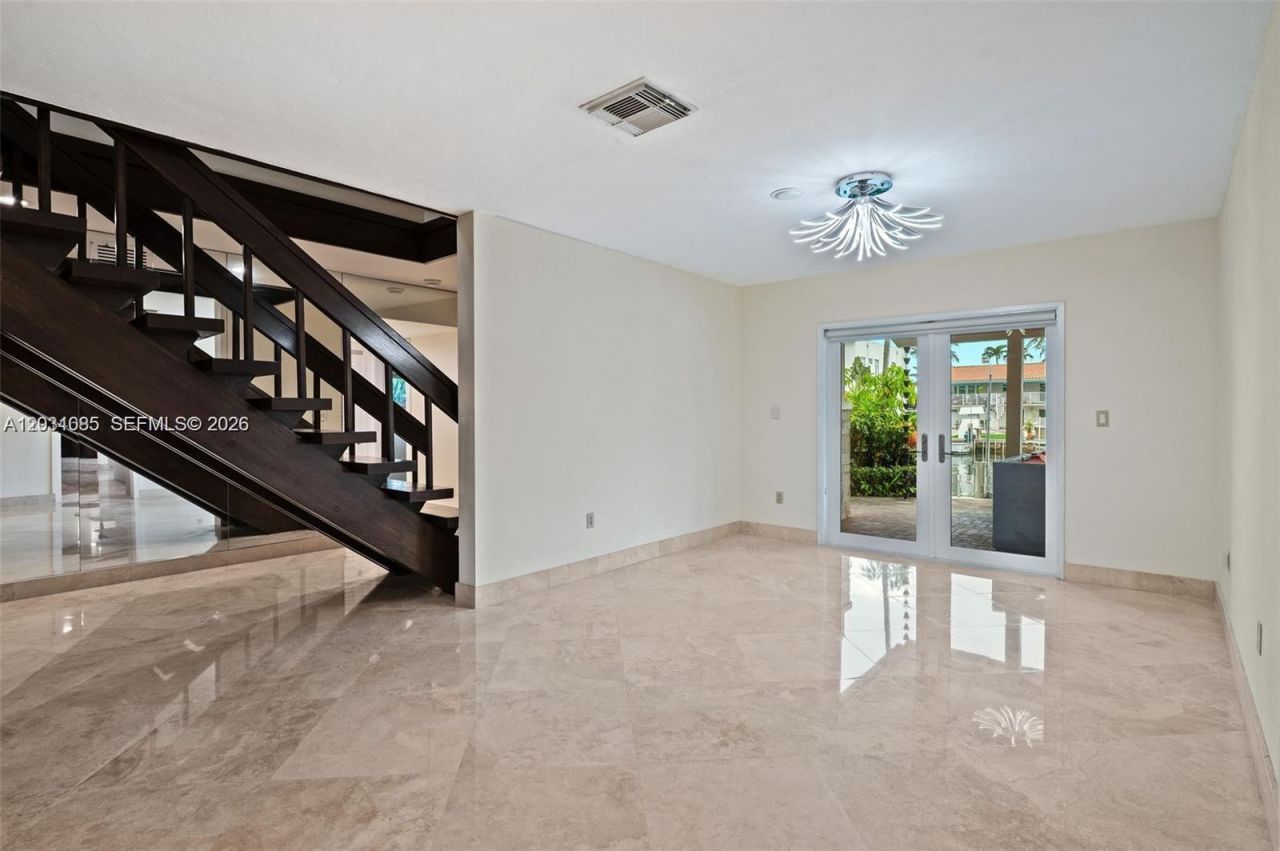2015 NE 120th Rd , North Miami, FL 33181 Photo