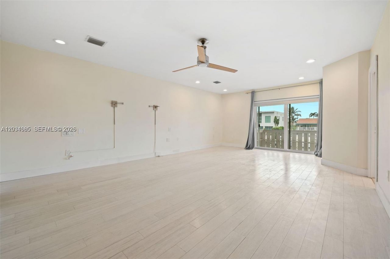 2015 NE 120th Rd , North Miami, FL 33181 Photo