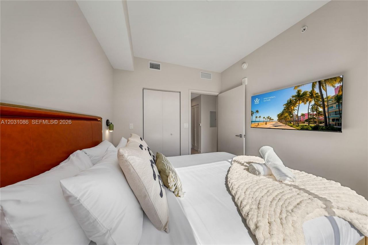 11 NE 6th St , Unit 301, Miami, FL 33132 Photo