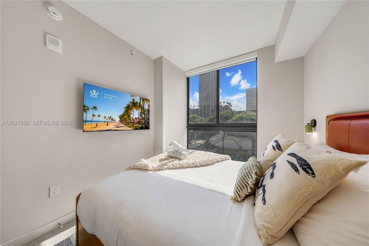 11 NE 6th St , Unit 301, Miami, FL 33132 Photo