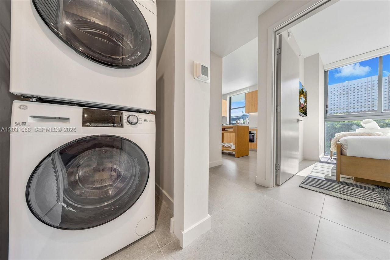 11 NE 6th St , Unit 301, Miami, FL 33132 Photo