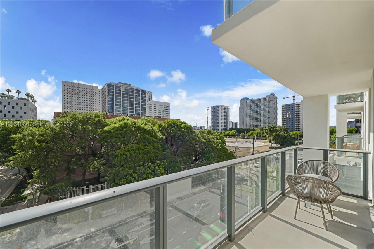 11 NE 6th St , Unit 301, Miami, FL 33132 Photo
