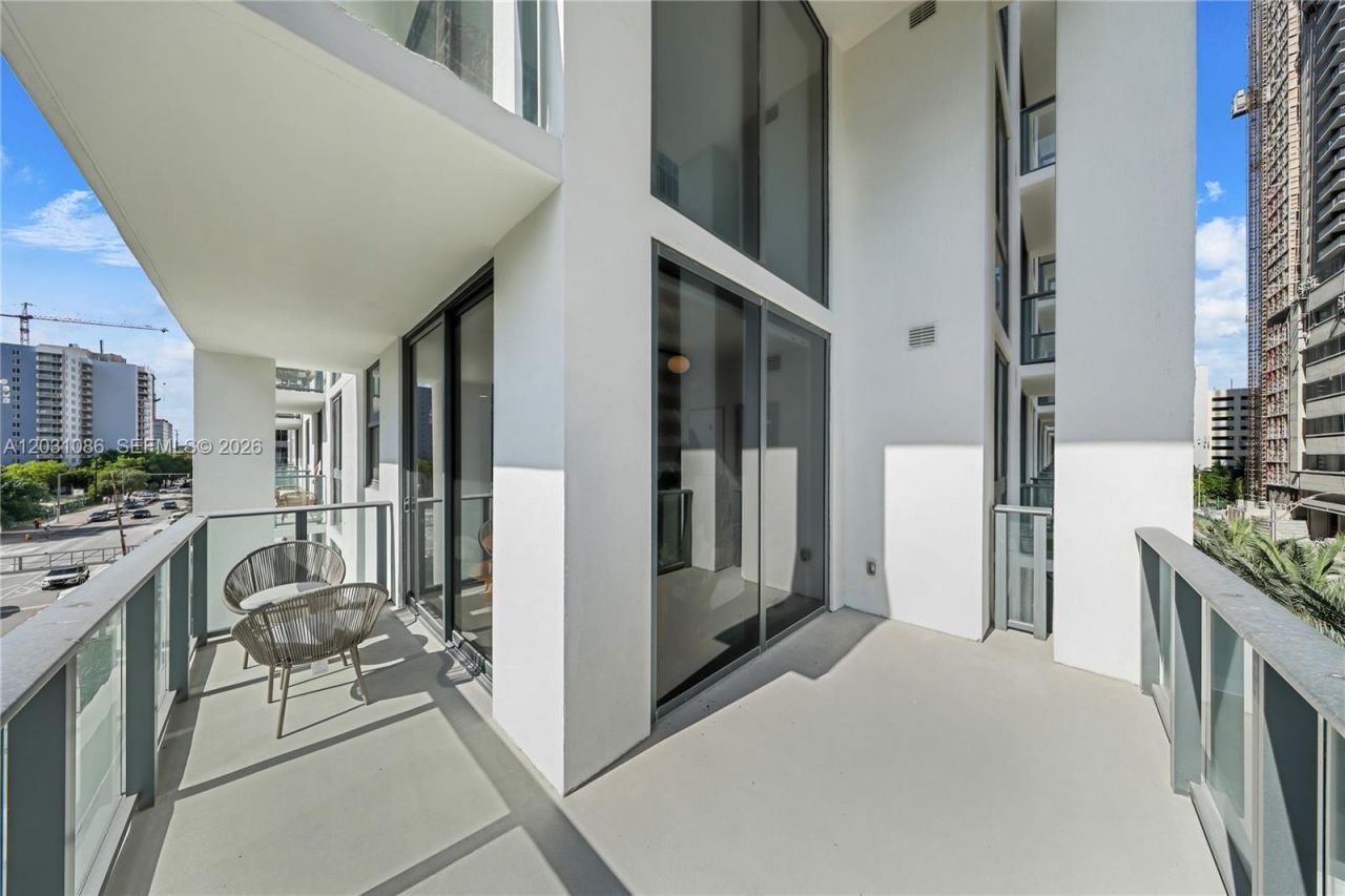 11 NE 6th St , Unit 301, Miami, FL 33132 Photo