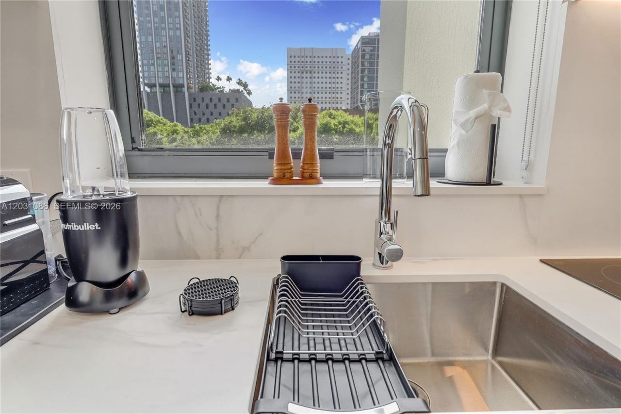 11 NE 6th St , Unit 301, Miami, FL 33132 Photo
