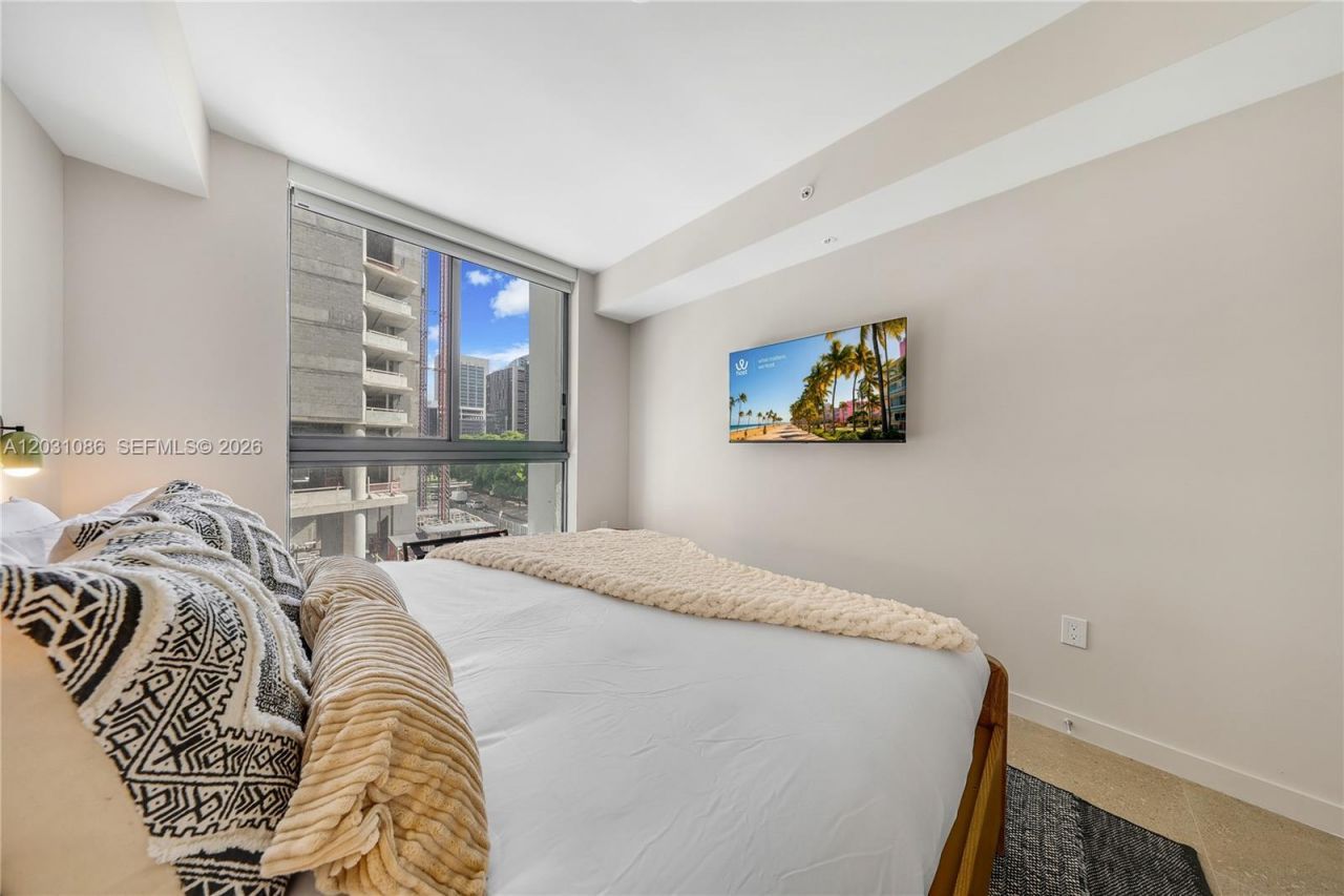 11 NE 6th St , Unit 301, Miami, FL 33132 Photo