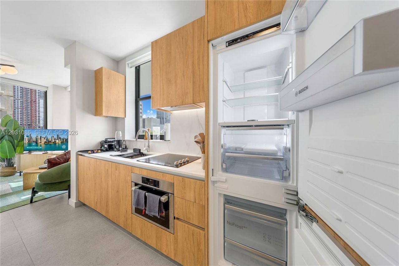 11 NE 6th St , Unit 301, Miami, FL 33132 Photo