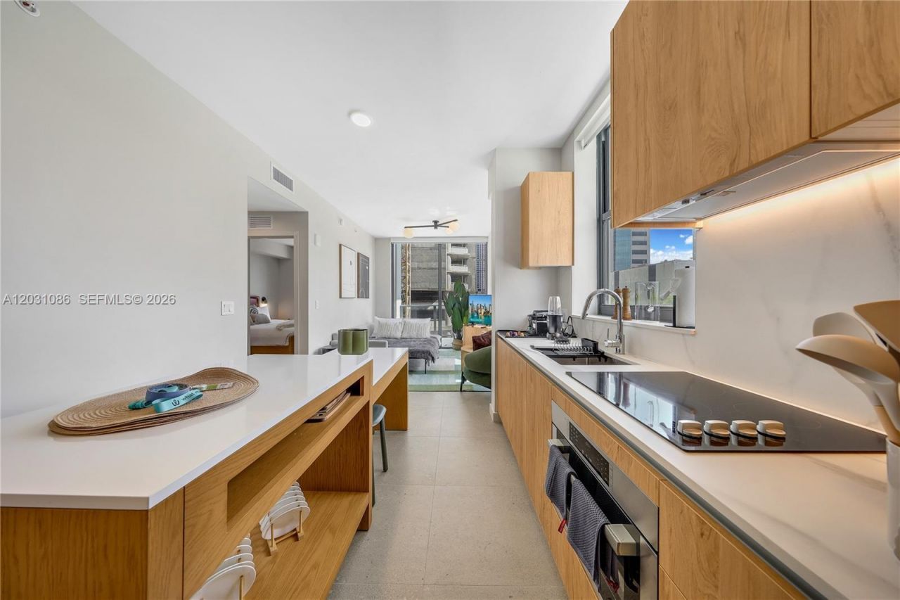 11 NE 6th St , Unit 301, Miami, FL 33132 Photo