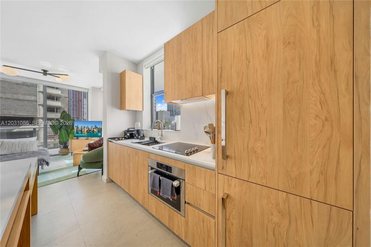 11 NE 6th St , Unit 301, Miami, FL 33132 Photo