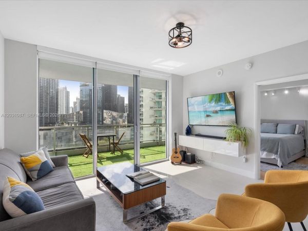 90 SW 3rd St , Unit 2015, Miami, FL 33130