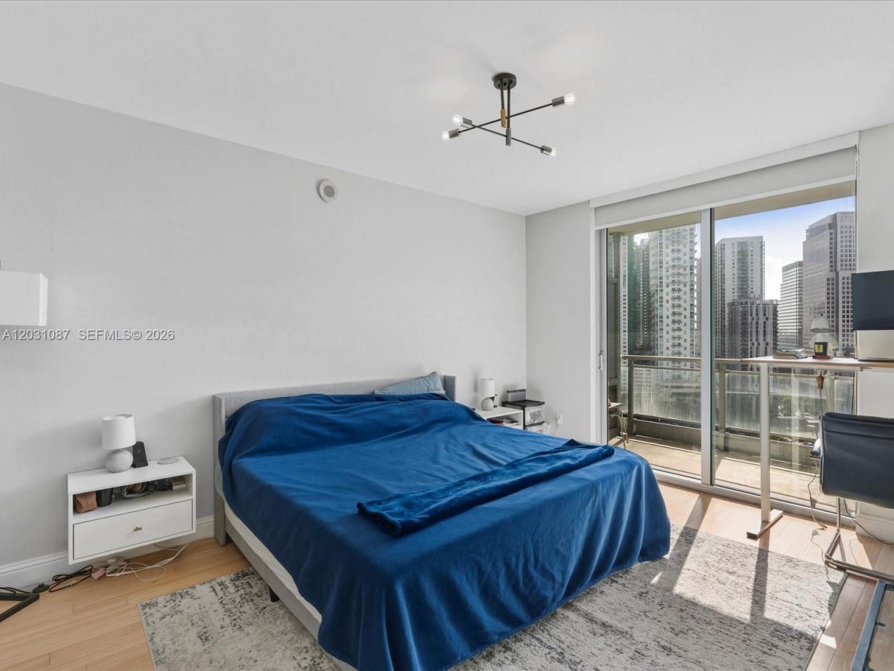 90 SW 3rd St , Unit 2015, Miami, FL 33130 Photo