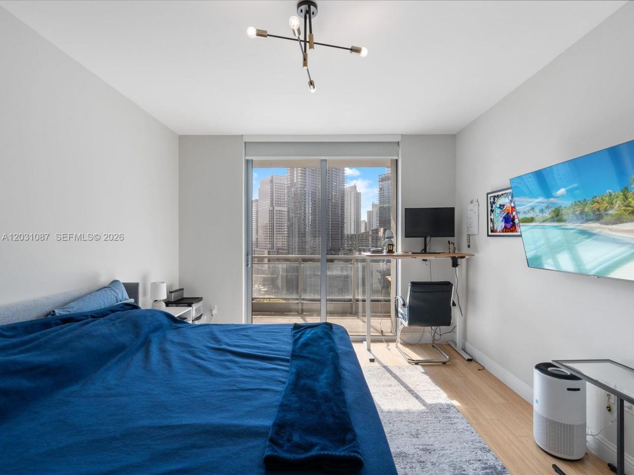 90 SW 3rd St , Unit 2015, Miami, FL 33130 Photo