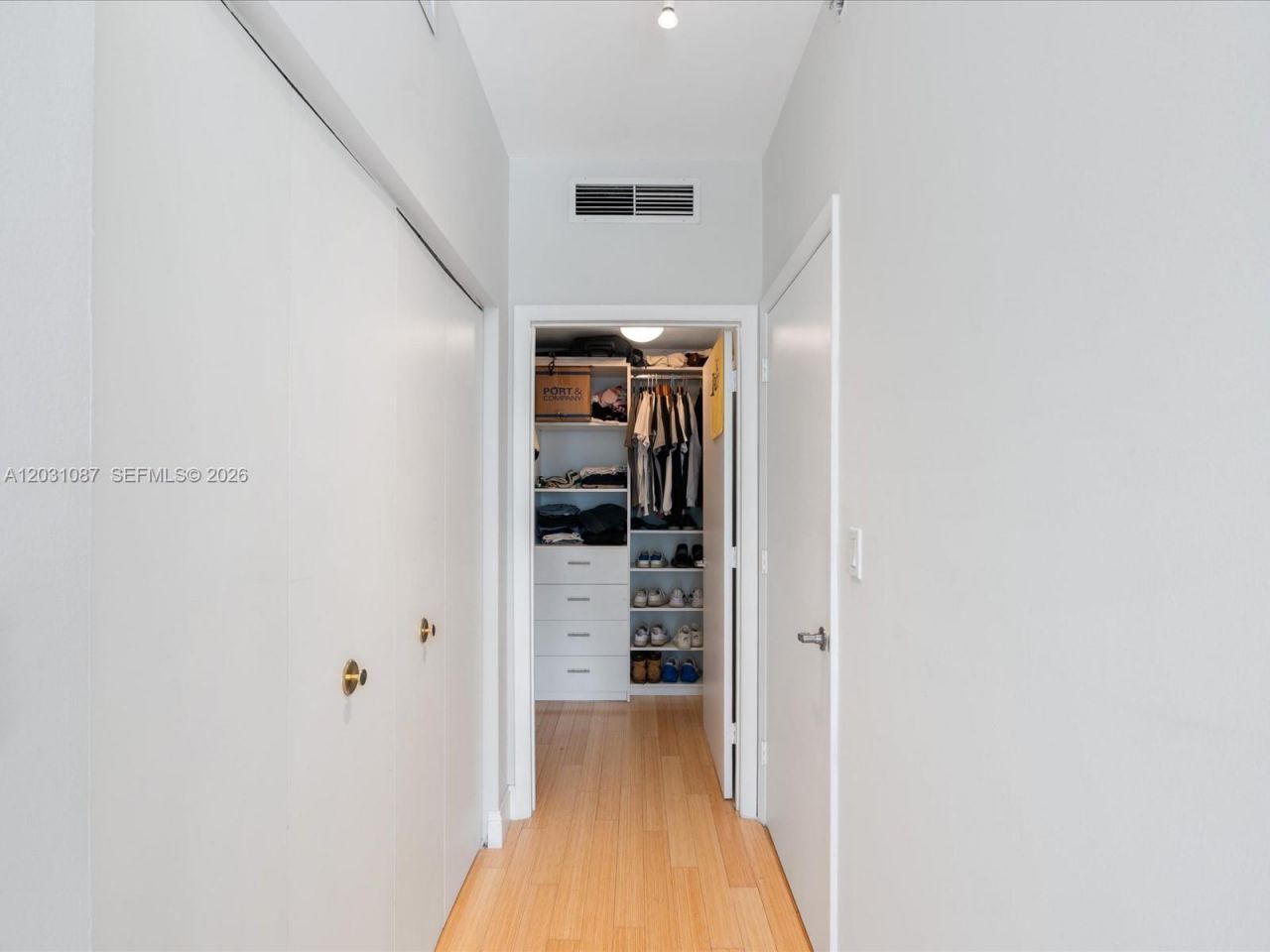 90 SW 3rd St , Unit 2015, Miami, FL 33130 Photo
