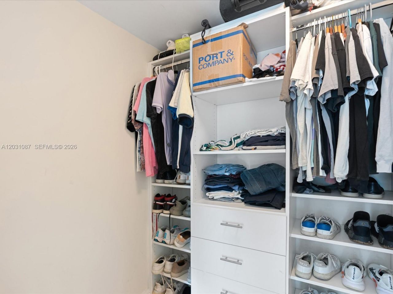90 SW 3rd St , Unit 2015, Miami, FL 33130 Photo