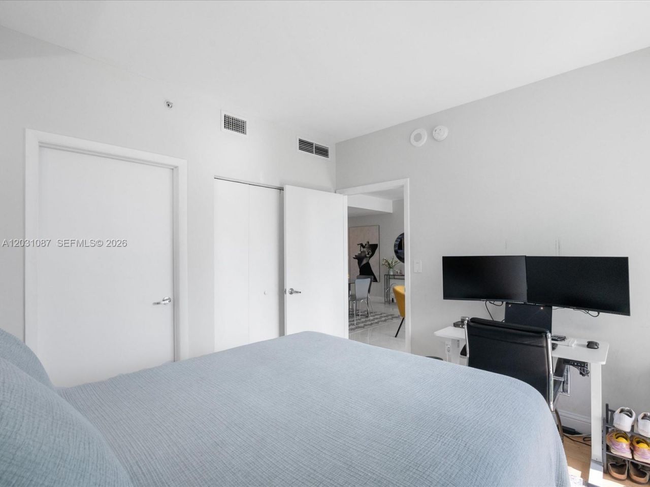 90 SW 3rd St , Unit 2015, Miami, FL 33130 Photo
