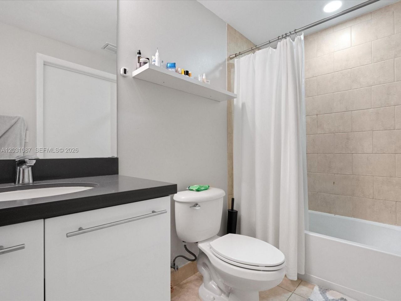 90 SW 3rd St , Unit 2015, Miami, FL 33130 Photo