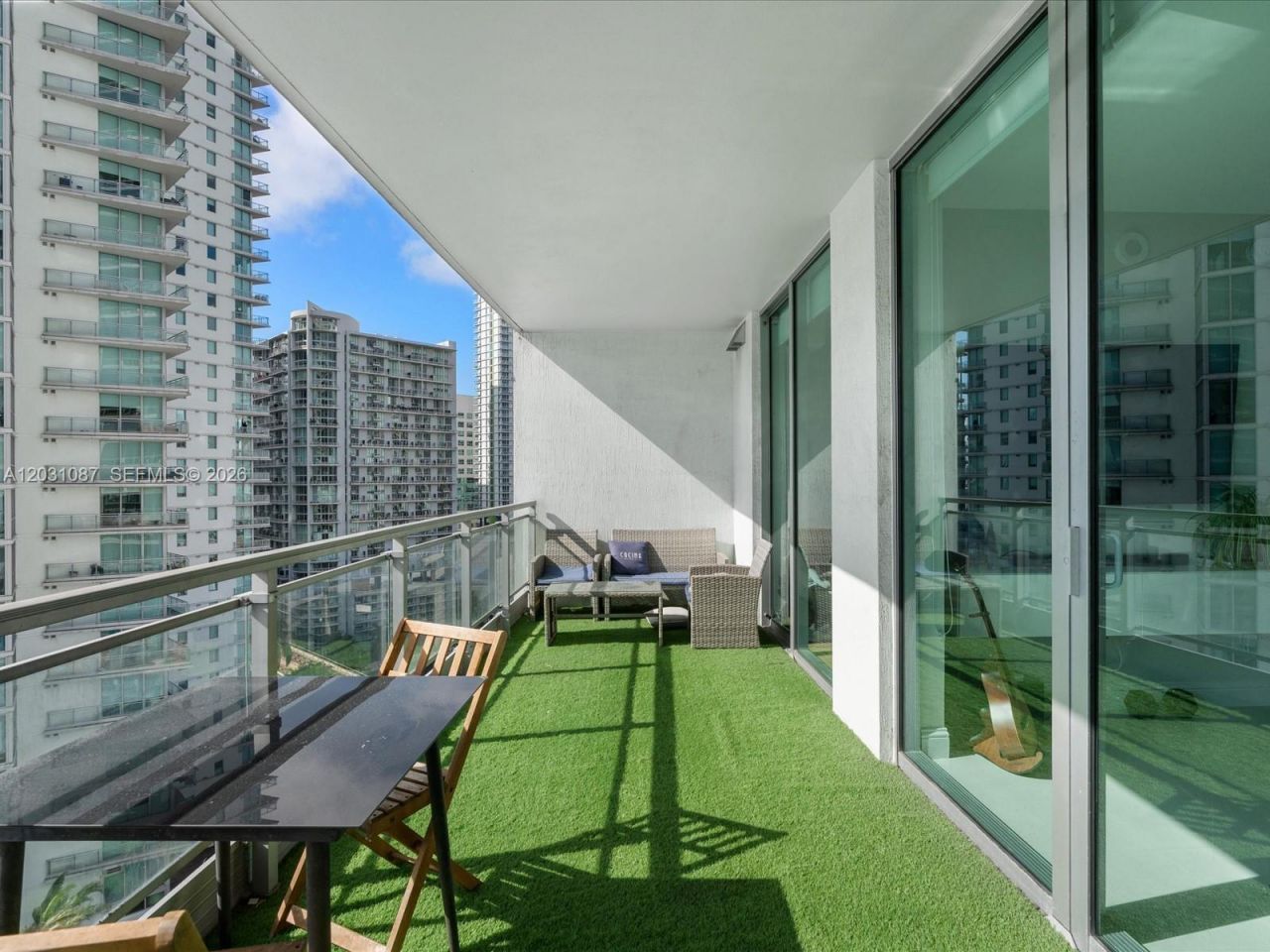 90 SW 3rd St , Unit 2015, Miami, FL 33130 Photo