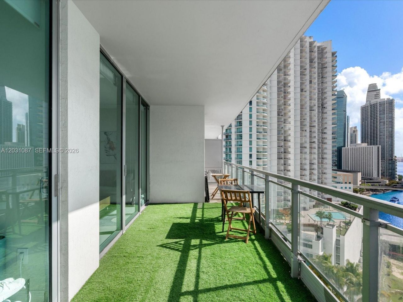 90 SW 3rd St , Unit 2015, Miami, FL 33130 Photo