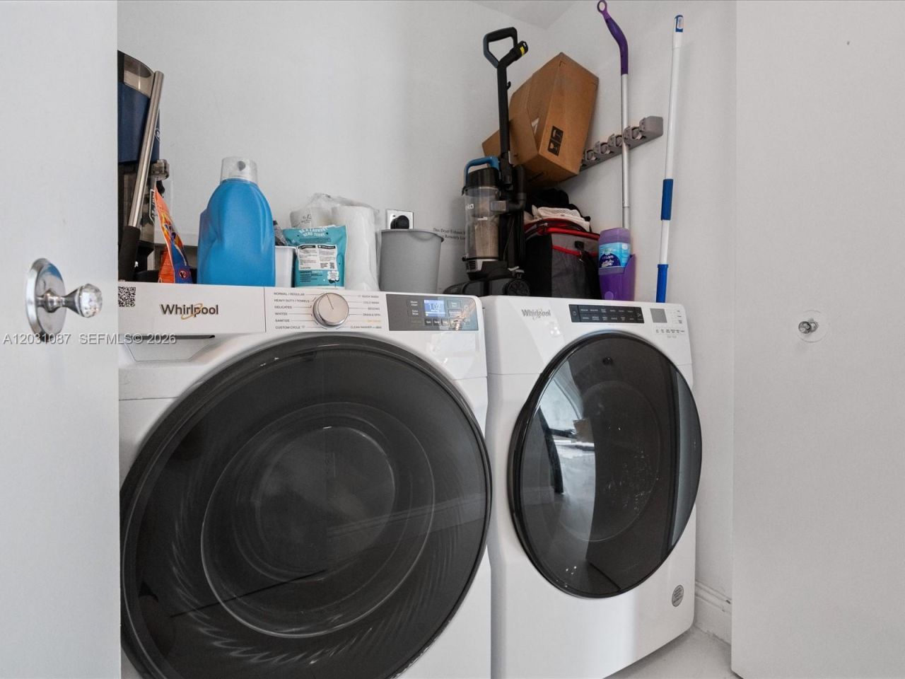 90 SW 3rd St , Unit 2015, Miami, FL 33130 Photo