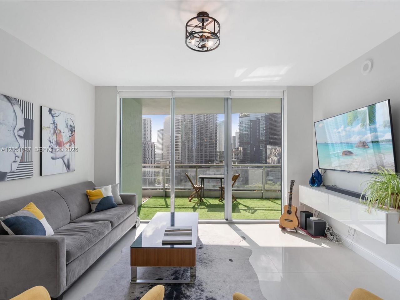 90 SW 3rd St , Unit 2015, Miami, FL 33130 Photo