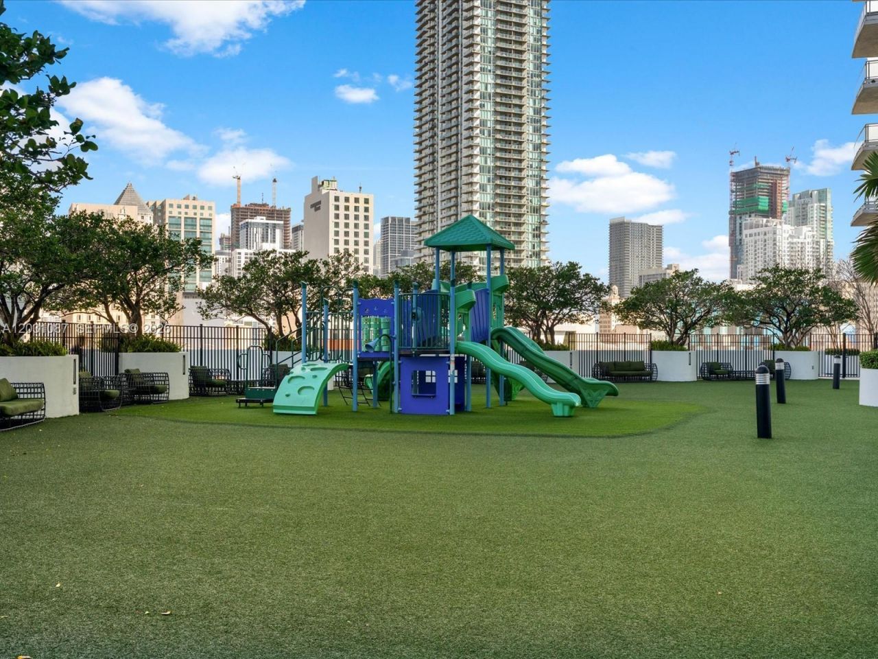 90 SW 3rd St , Unit 2015, Miami, FL 33130 Photo