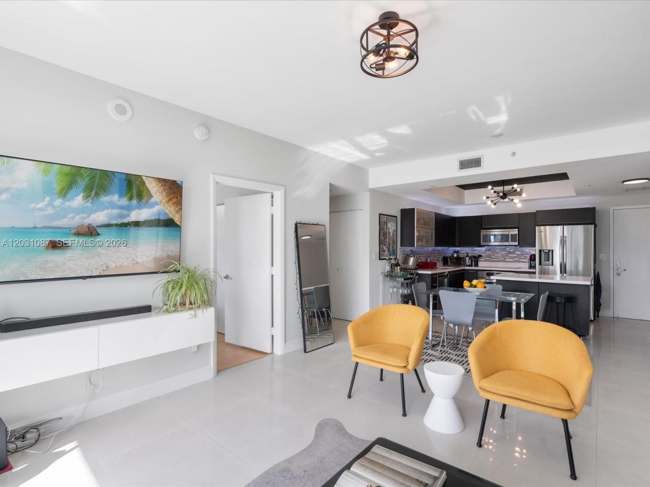 90 SW 3rd St , Unit 2015, Miami, FL 33130 Photo