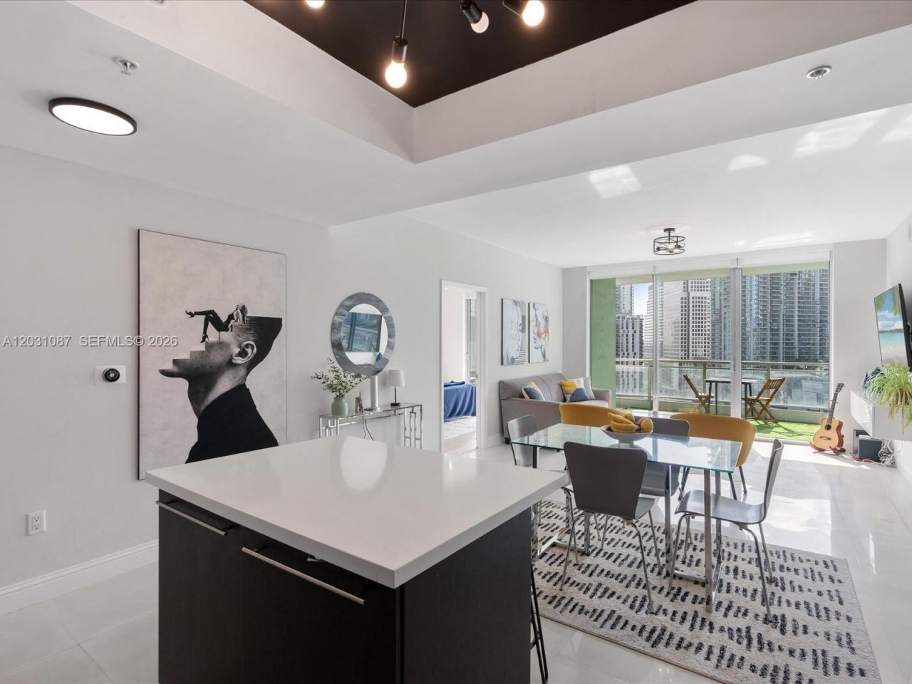 90 SW 3rd St , Unit 2015, Miami, FL 33130 Photo