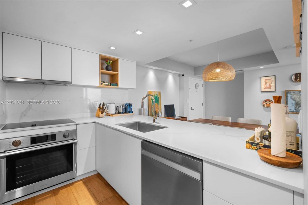 650 West Ave, Unit 908, Miami Beach, FL 33139 Photo