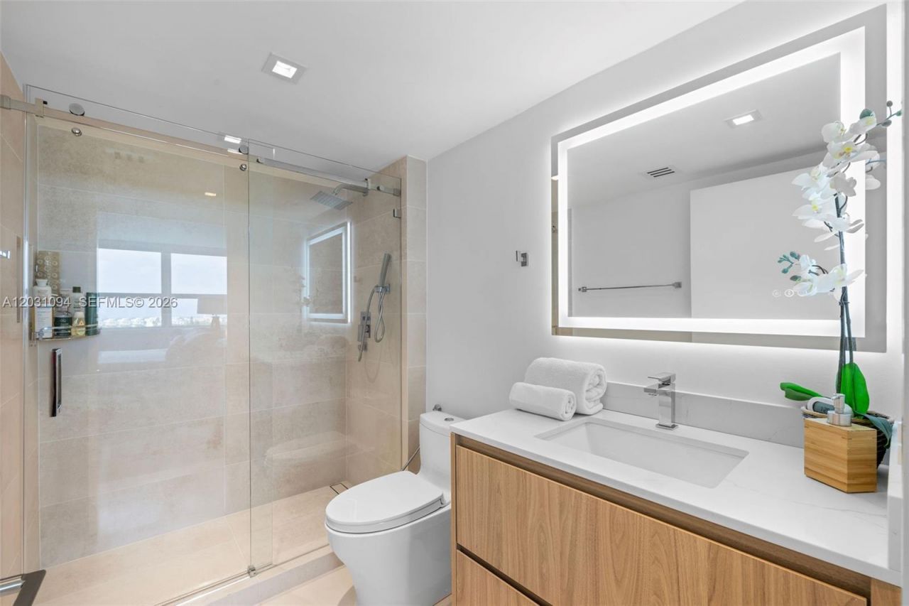 650 West Ave, Unit 908, Miami Beach, FL 33139 Photo