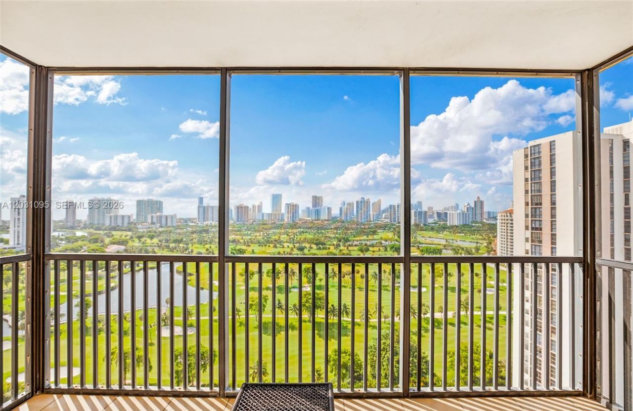 20301 W Country Club Dr , Unit 2228, Aventura, FL 33180 Photo
