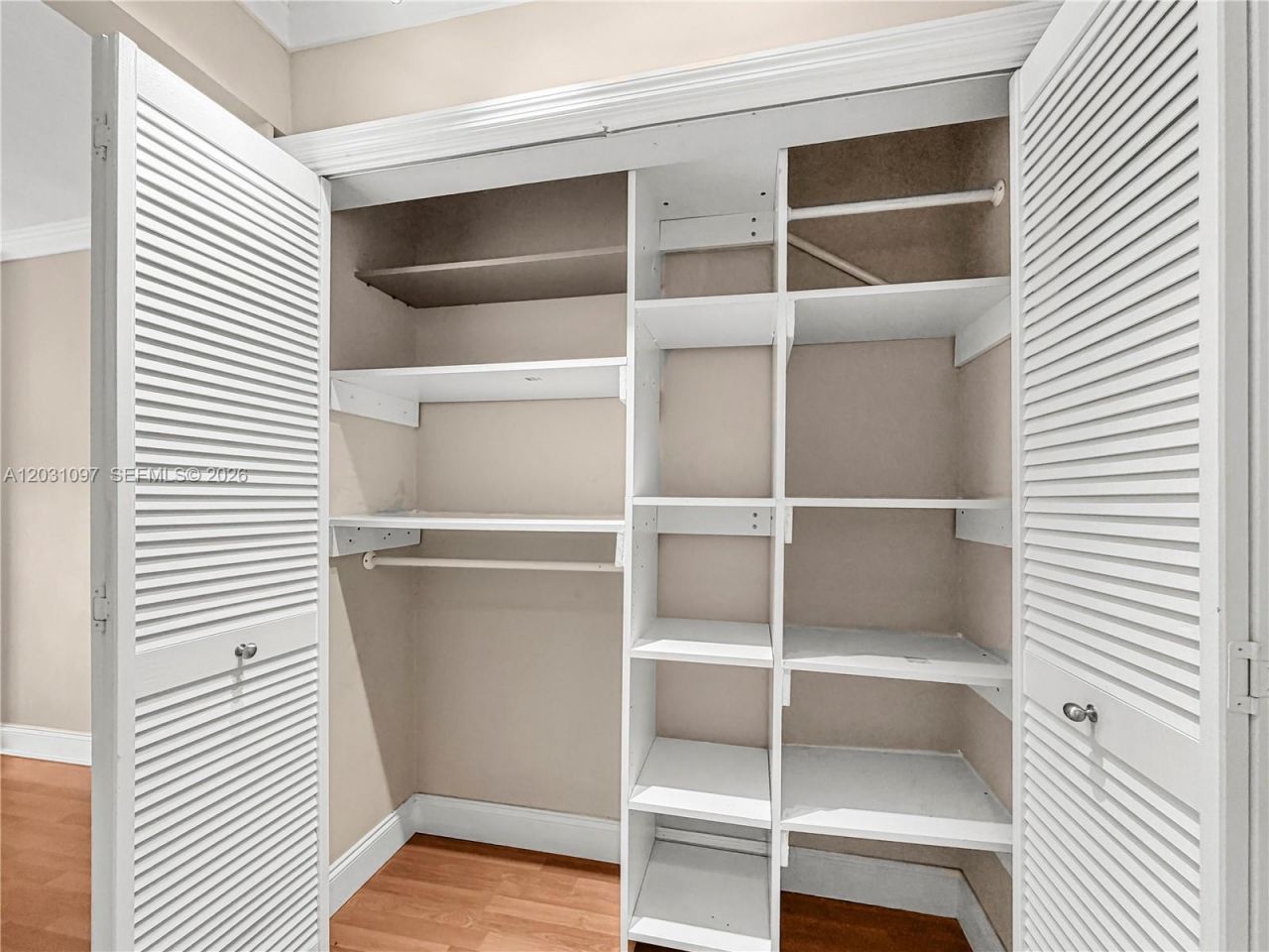 1800 NE 114th St, Unit 1607, Miami, FL 33181 Photo