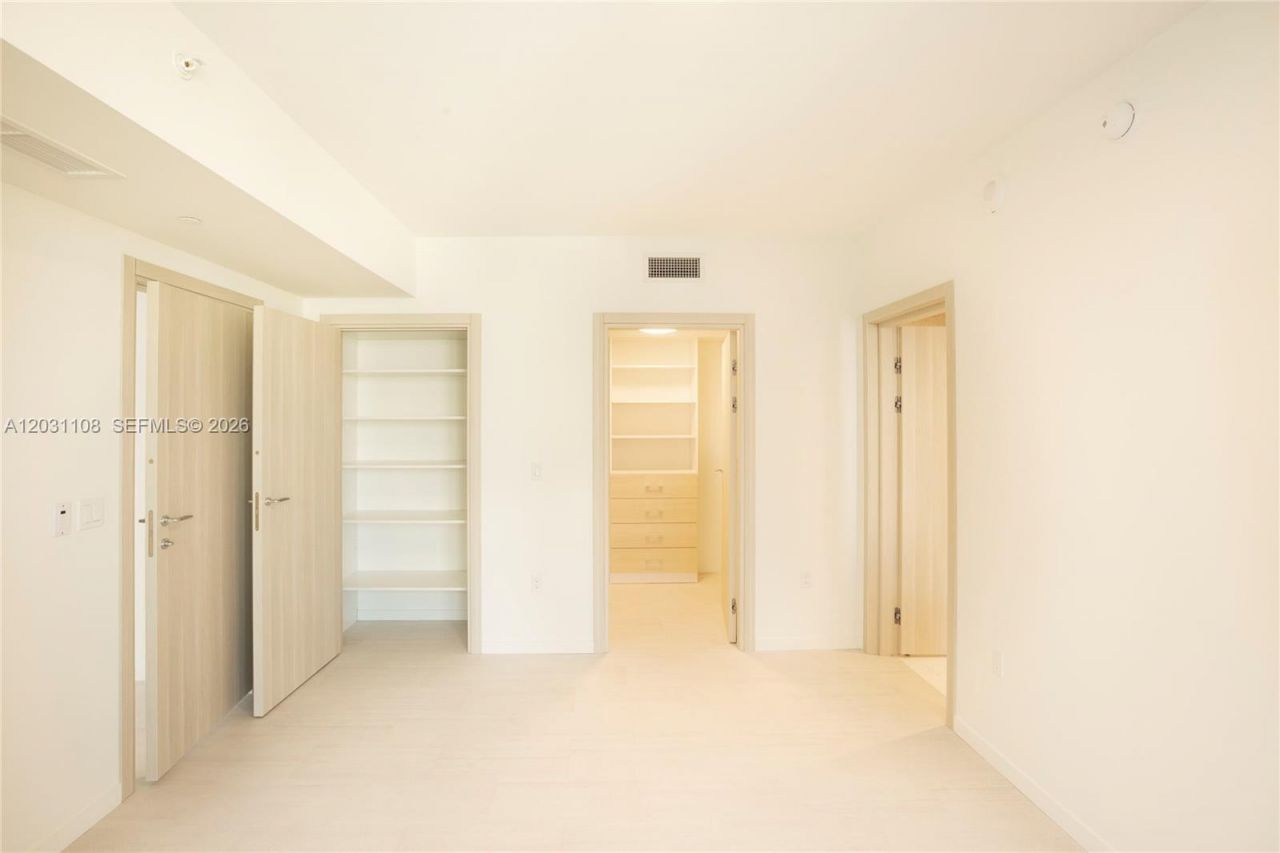 1000 Brickell Plz , Unit 4609, Miami, FL 33131 Photo