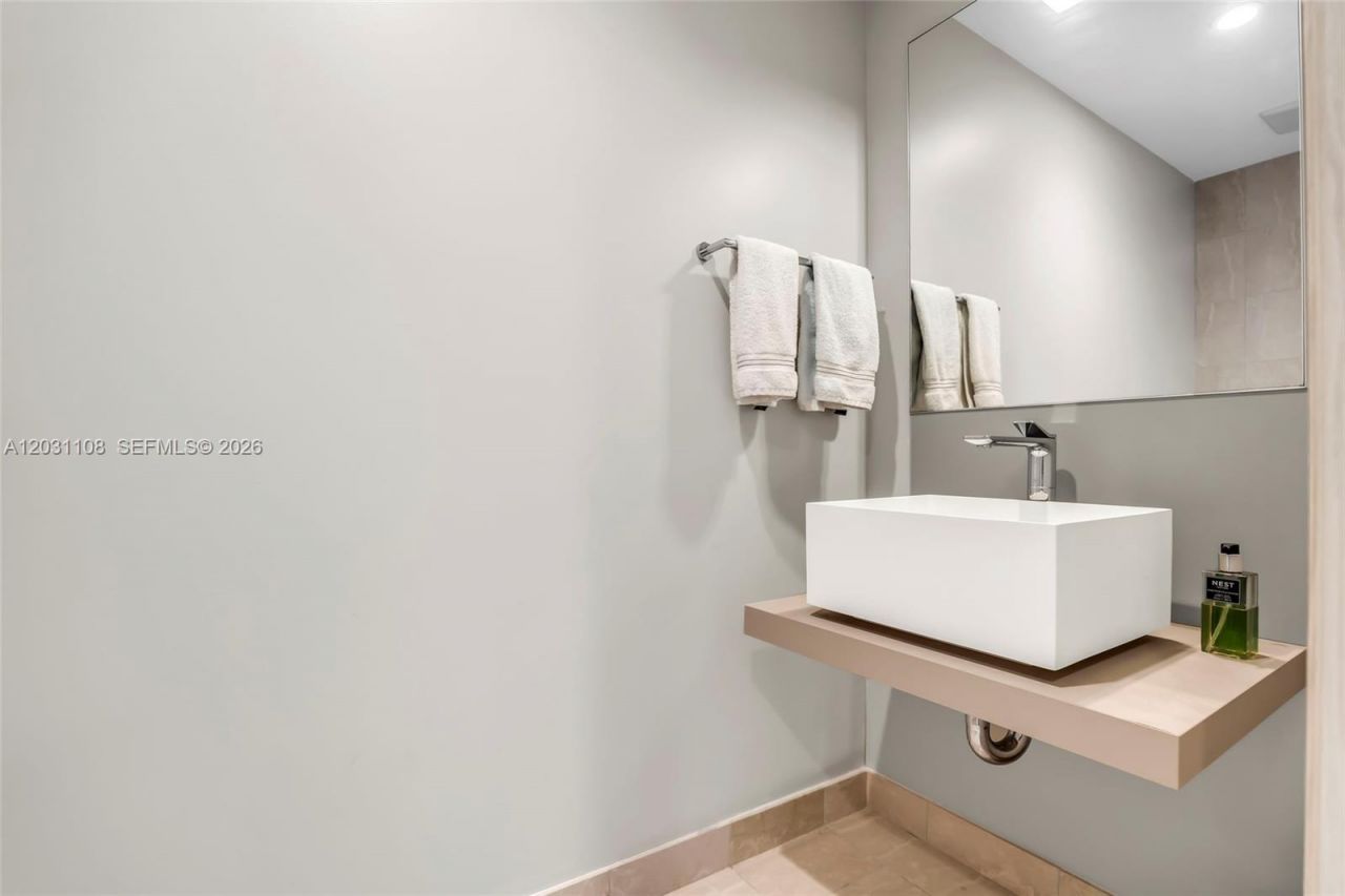 1000 Brickell Plz , Unit 4609, Miami, FL 33131 Photo