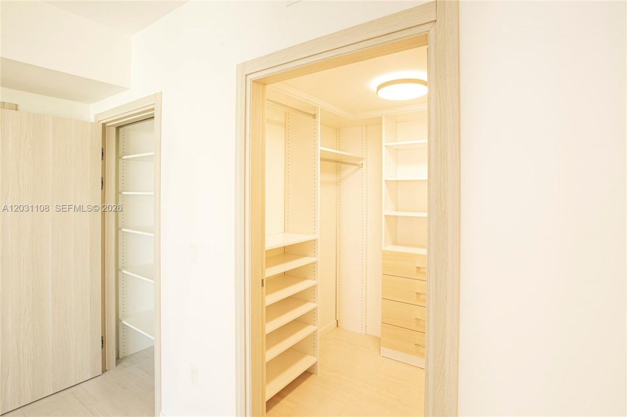 1000 Brickell Plz , Unit 4609, Miami, FL 33131 Photo