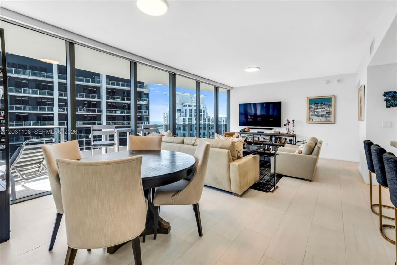 1000 Brickell Plz , Unit 4609, Miami, FL 33131 Photo