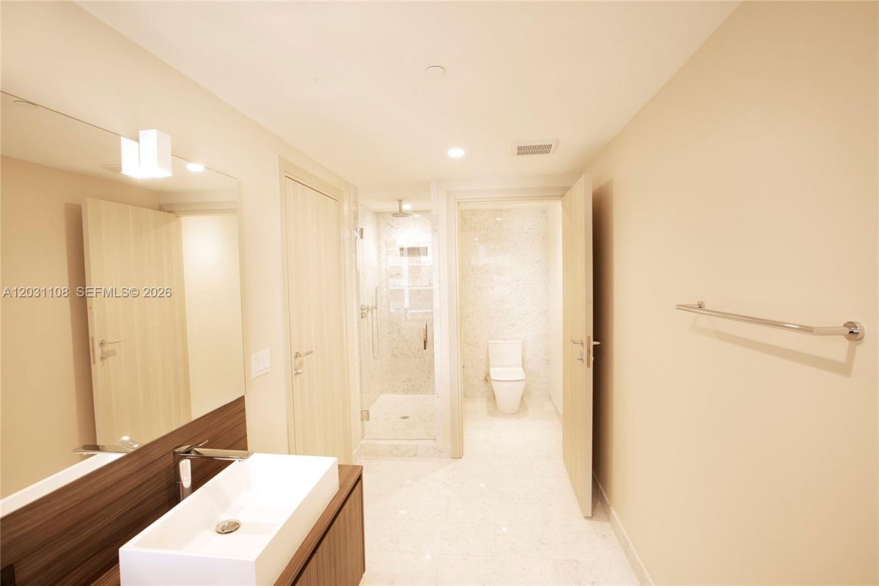 1000 Brickell Plz , Unit 4609, Miami, FL 33131 Photo