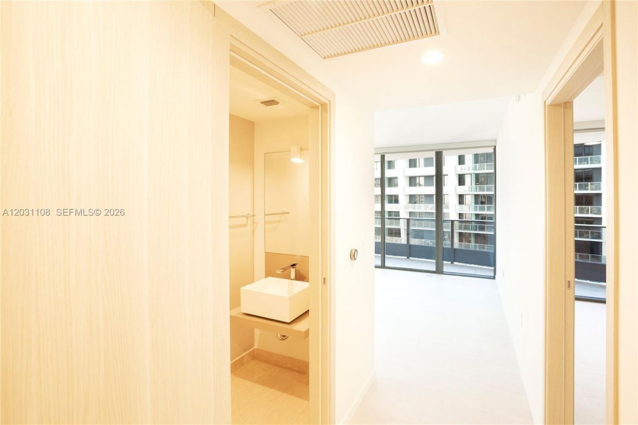 1000 Brickell Plz , Unit 4609, Miami, FL 33131 Photo