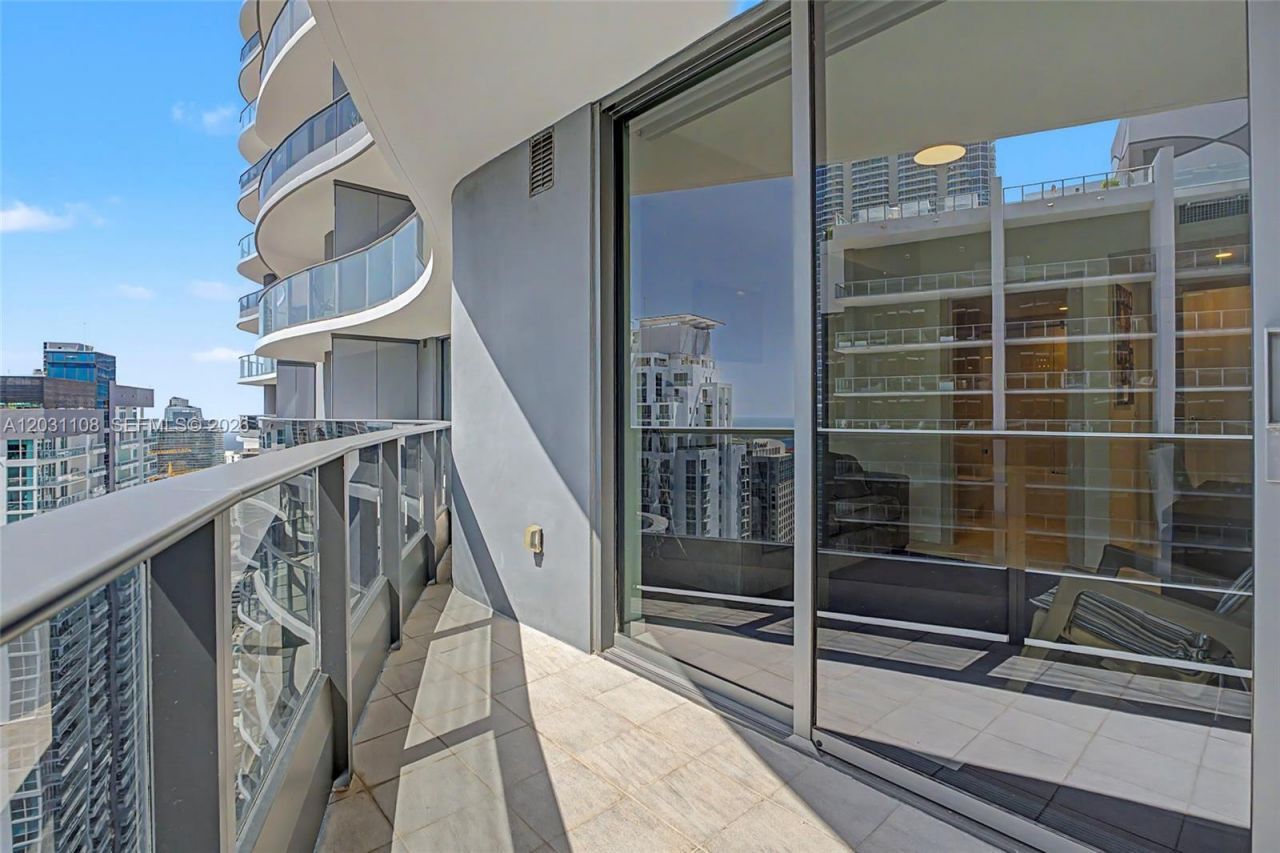 1000 Brickell Plz , Unit 4609, Miami, FL 33131 Photo
